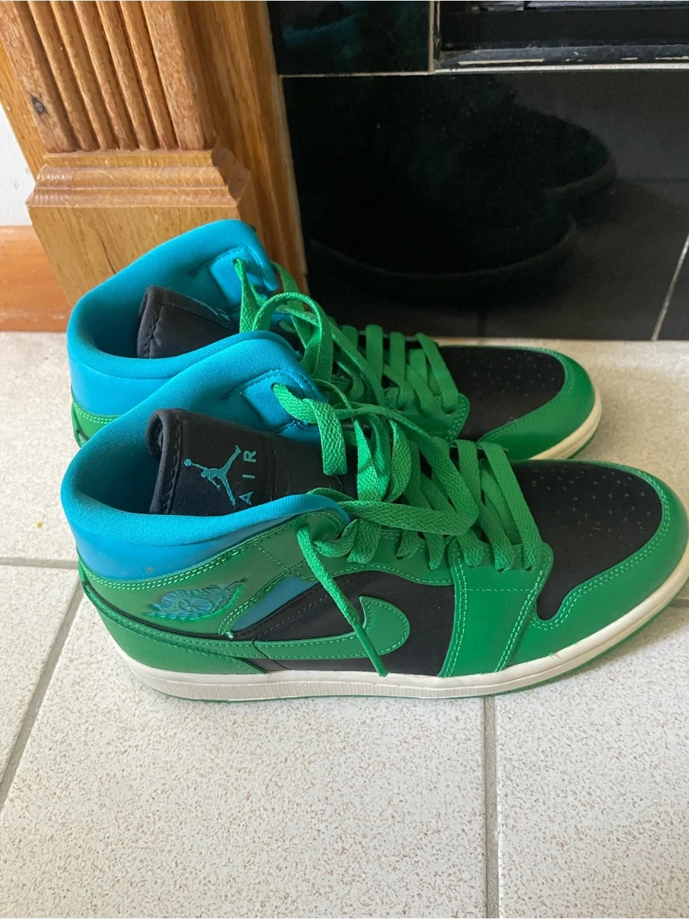 Nike Air Jordan High-Top Sneakers in Blue/Green/Black